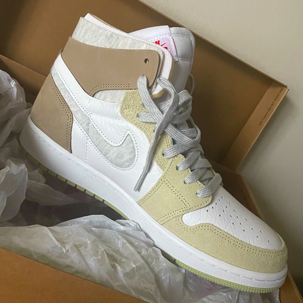 NWB AUTHENTIC Air Jordan 1 Zoom Air CMFT Sneakers